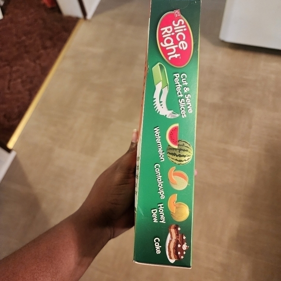 Slice Right As Seen On TV Fruit Slicer Cut & Serve Perfect Slices In Seconds NEW - Picture 2 of 5